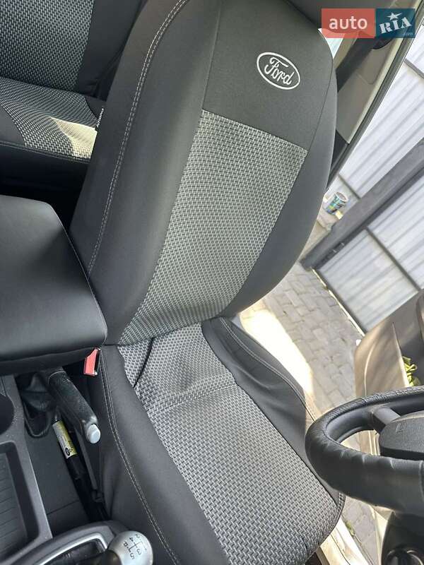 Универсал Ford Focus 2004 в Каменец-Подольском фото 13 Универсал Ford Focus 2004 в Каменец-Подольском