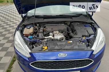 Хэтчбек Ford Focus 2015 в Киеве