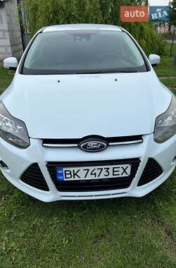 Седан Ford Focus 2011 в 