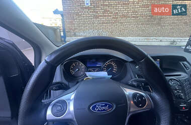 Седан Ford Focus 2014 в Покрове