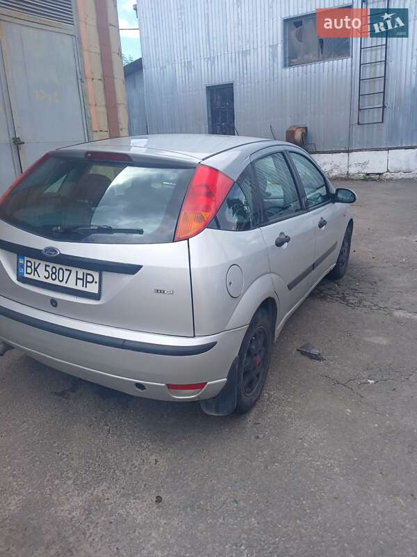 Хэтчбек Ford Focus 2002 в Ровно