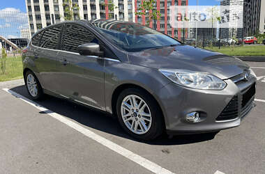 Хэтчбек Ford Focus 2013 в 