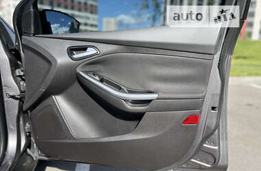 Хэтчбек Ford Focus 2013 в 