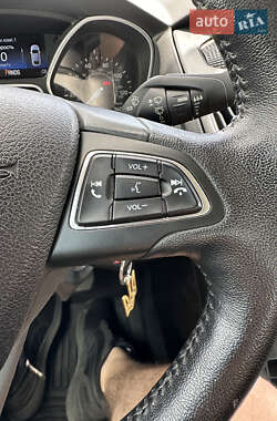 Седан Ford Focus 2016 в 