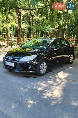 Хэтчбек Ford Focus 2011 в 