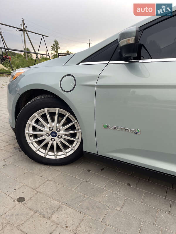 Хэтчбек Ford Focus 2013 в Ивано-Франковске
