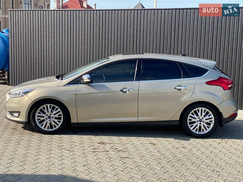 Хэтчбек Ford Focus 2015 в Кицмани