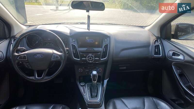 Хэтчбек Ford Focus 2015 в Кицмани