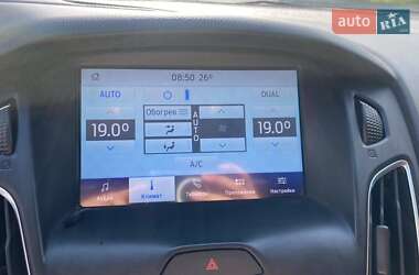 Хэтчбек Ford Focus 2015 в Кицмани