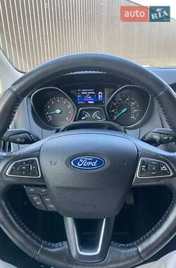 Хэтчбек Ford Focus 2015 в Кицмани