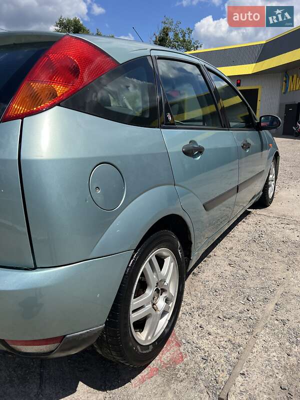 Хэтчбек Ford Focus 1999 в Изюме
