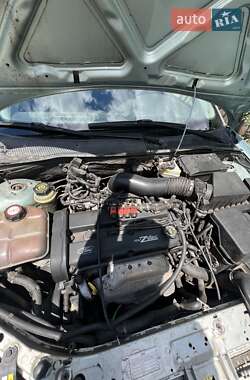 Хэтчбек Ford Focus 1999 в Изюме