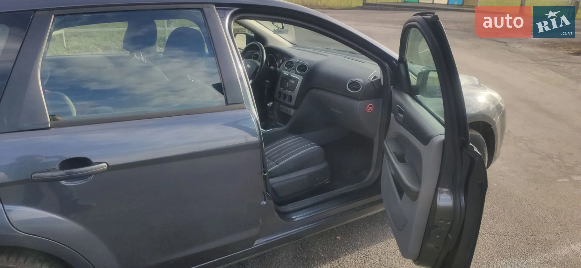 2010 Ford Focus - мініатюра 4