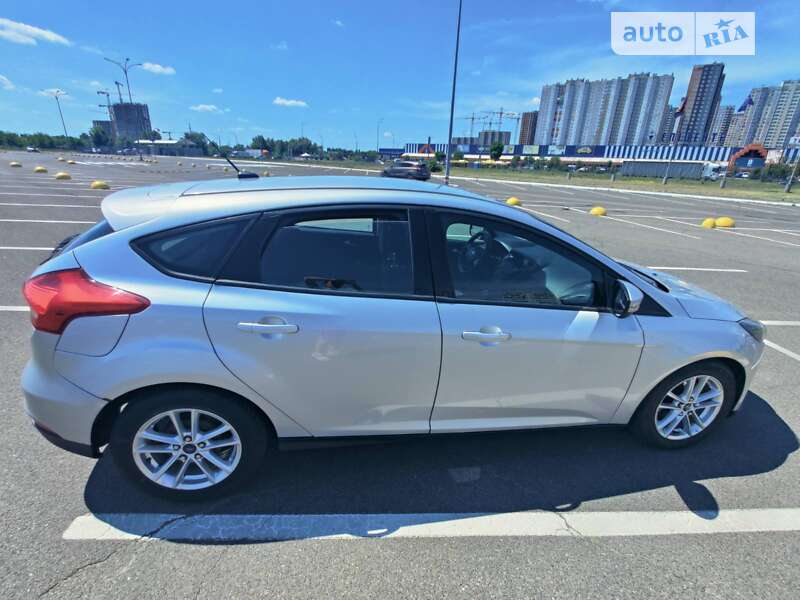 Хэтчбек Ford Focus 2015 в Киеве