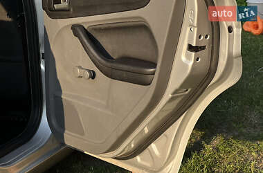 Хэтчбек Ford Focus 2010 в 
