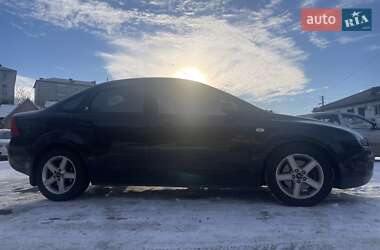 Седан Ford Focus 2005 в 