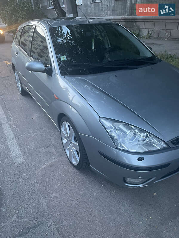 Хэтчбек Ford Focus 2003 в Житомире