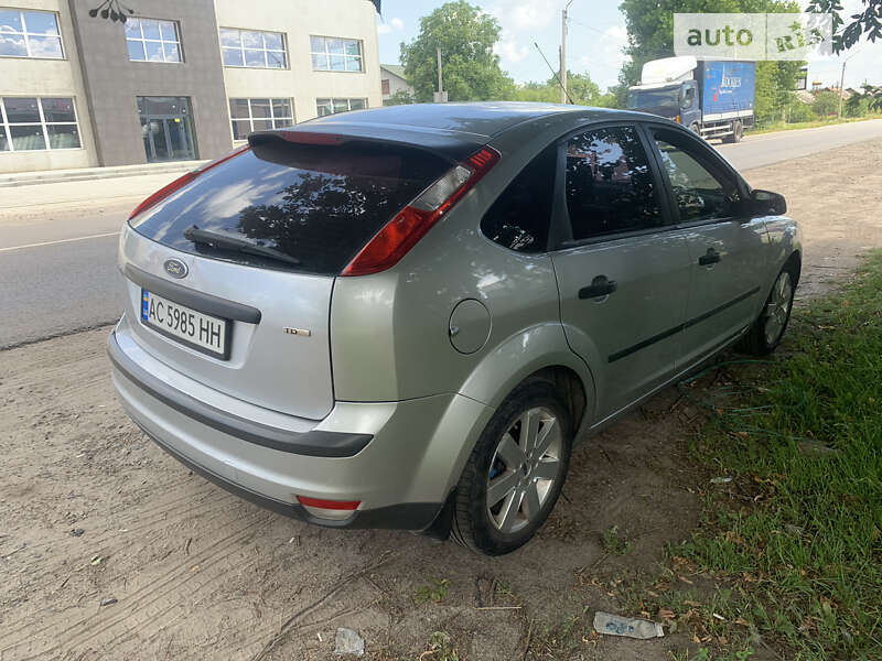 Хэтчбек Ford Focus 2006 в Нововолынске