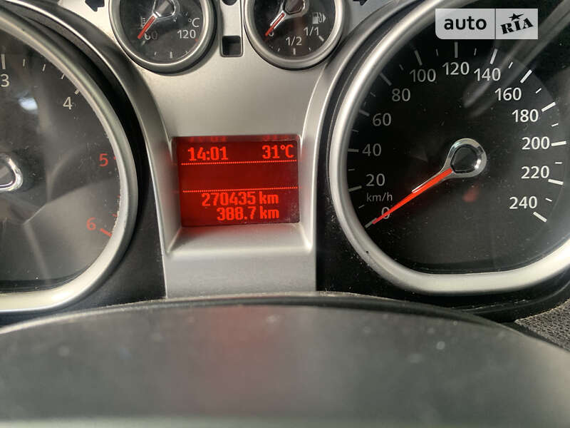 Хэтчбек Ford Focus 2006 в Нововолынске