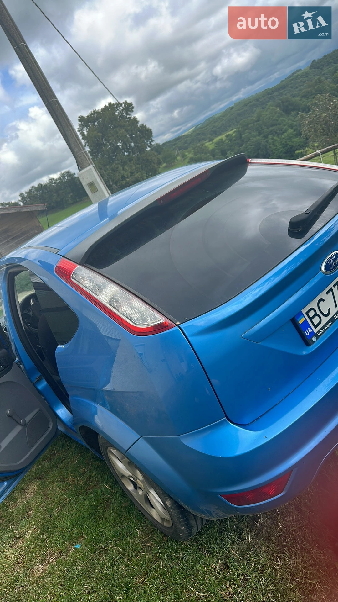 2010 Ford Focus - мініатюра 2