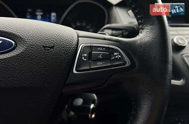 Седан Ford Focus 2015 в Львове