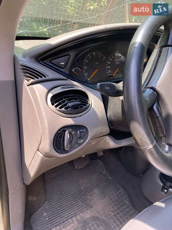 Седан Ford Focus 2000 в Новій Водолагі