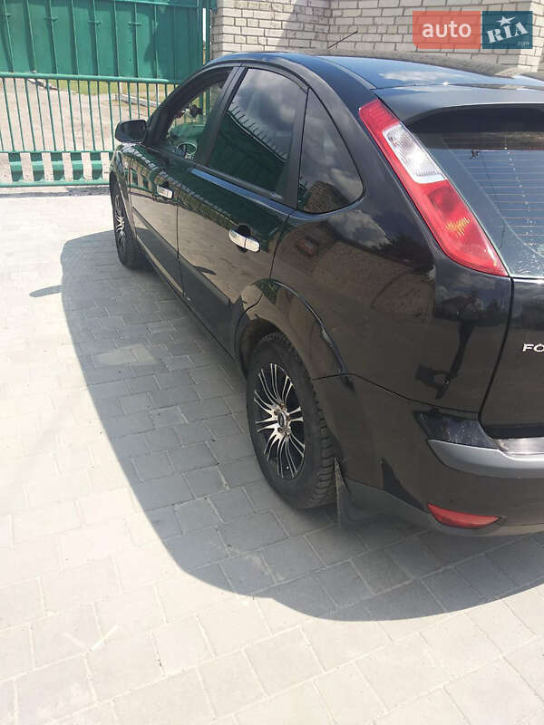 Хэтчбек Ford Focus 2007 в Бродах