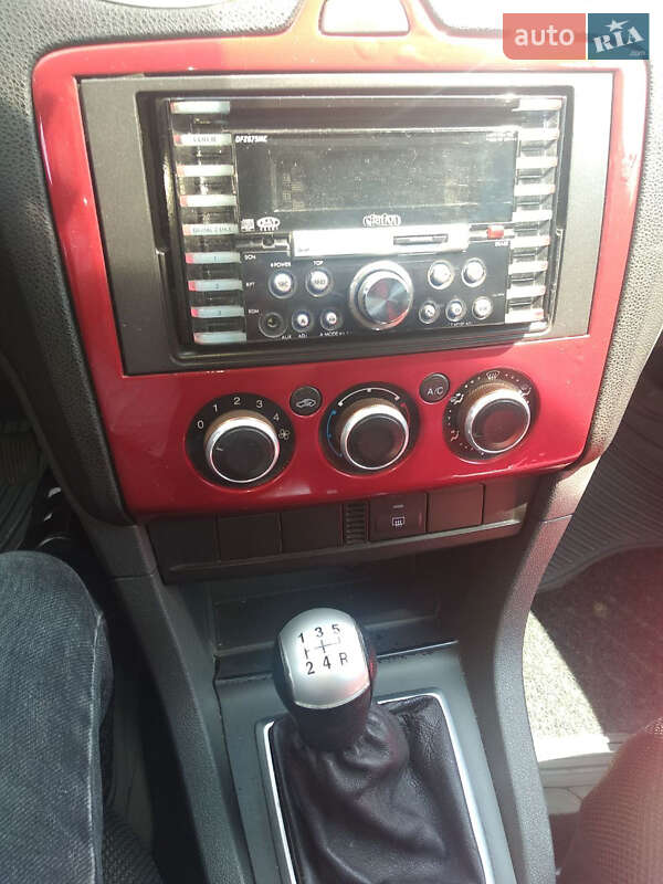 Хэтчбек Ford Focus 2007 в Бродах