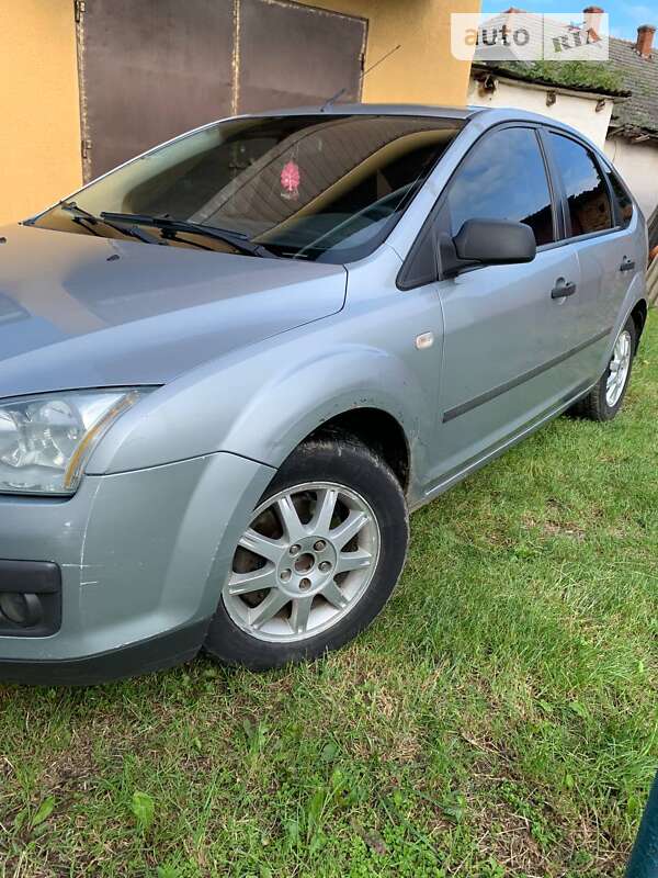 Хэтчбек Ford Focus 2005 в Самборе