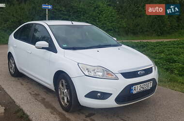 Хэтчбек Ford Focus 2011 в 