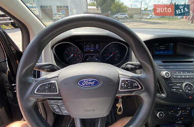 Седан Ford Focus 2014 в Десне