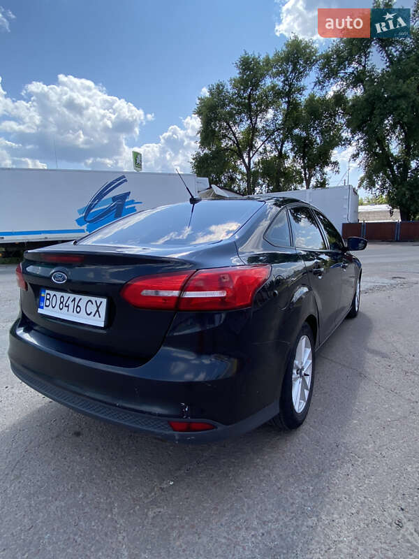 Седан Ford Focus 2014 в Десне