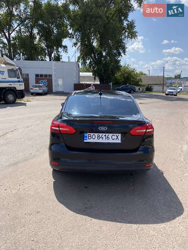 Седан Ford Focus 2014 в Десне