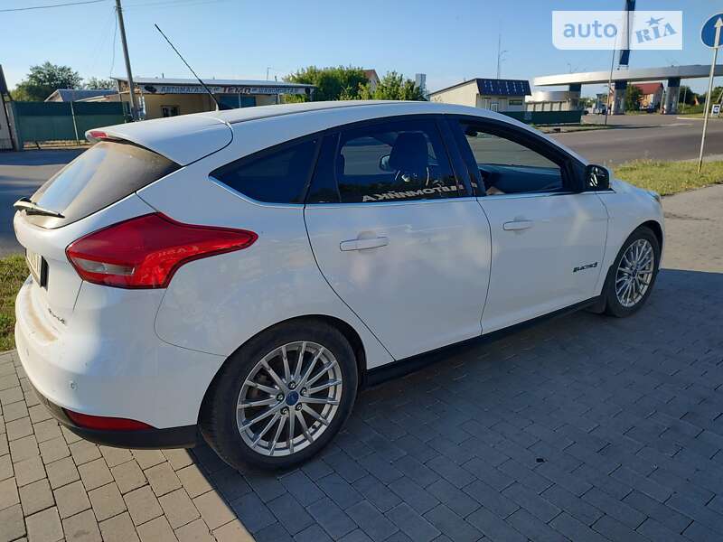Хетчбек Ford Focus 2015 в Миргороді фото 2 Хетчбек Ford Focus 2015 в Миргороді