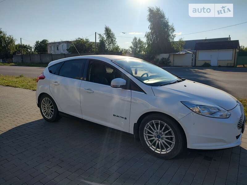 Хетчбек Ford Focus 2015 в Миргороді фото 8 Хетчбек Ford Focus 2015 в Миргороді
