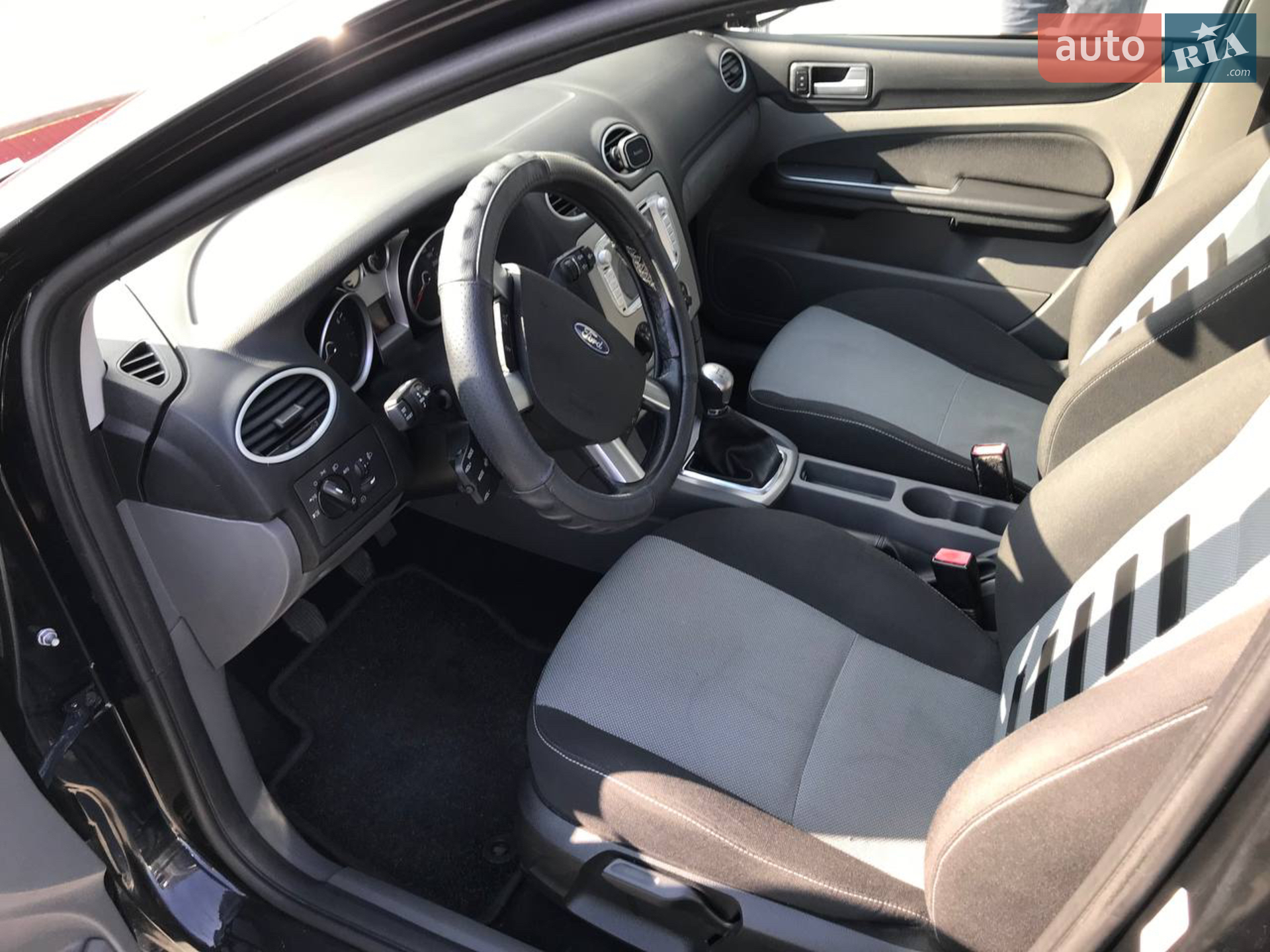 2010 Ford Focus - мініатюра 3