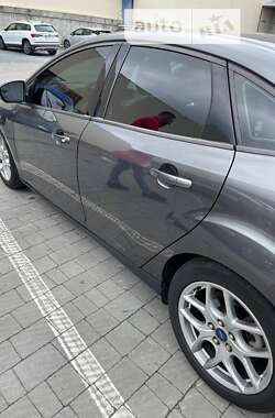 Седан Ford Focus 2015 в 