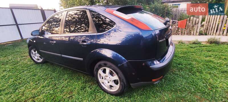 Хэтчбек Ford Focus 2005 в Макарове