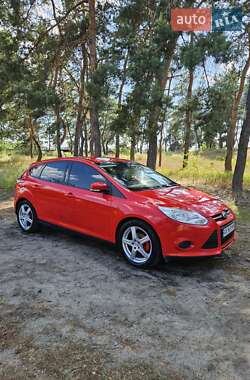 Хэтчбек Ford Focus 2013 в 