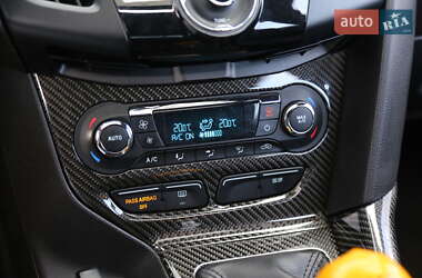 Хэтчбек Ford Focus 2012 в 