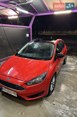 Хэтчбек Ford Focus 2015 в Киеве