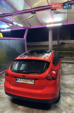 Хэтчбек Ford Focus 2015 в Киеве