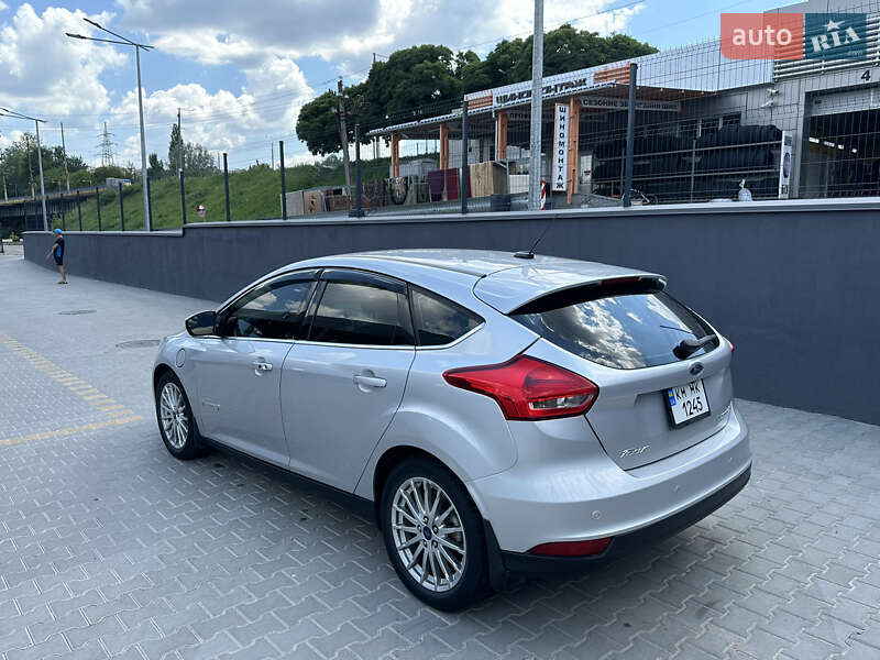 Хэтчбек Ford Focus 2016 в Житомире