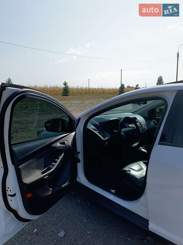 Хетчбек Ford Focus 2015 в Смілі фото 10 Хетчбек Ford Focus 2015 в Смілі