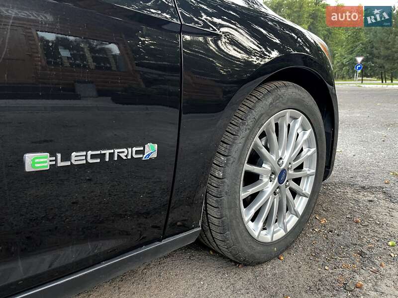 Хэтчбек Ford Focus 2012 в Луцке