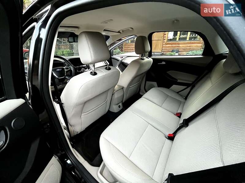 Хэтчбек Ford Focus 2012 в Луцке