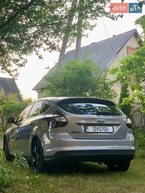 Хэтчбек Ford Focus 2011 в Киеве