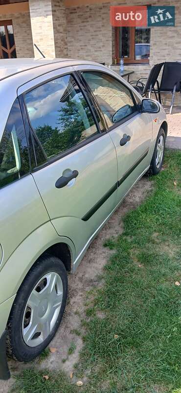 Седан Ford Focus 2004 в Краковце