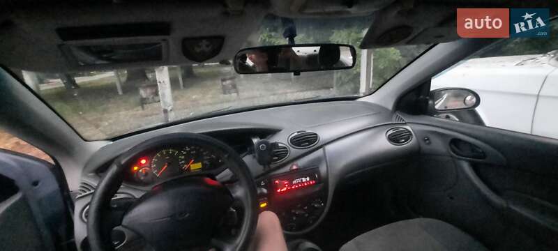 Седан Ford Focus 2002 в Власовке