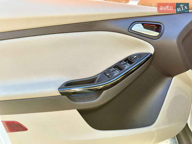 Хэтчбек Ford Focus 2012 в Киеве